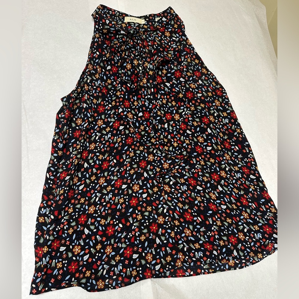 A.L.C Silk Printed V Neck Floral Ruffle Blouse 🌼 - Picture 5 of 11